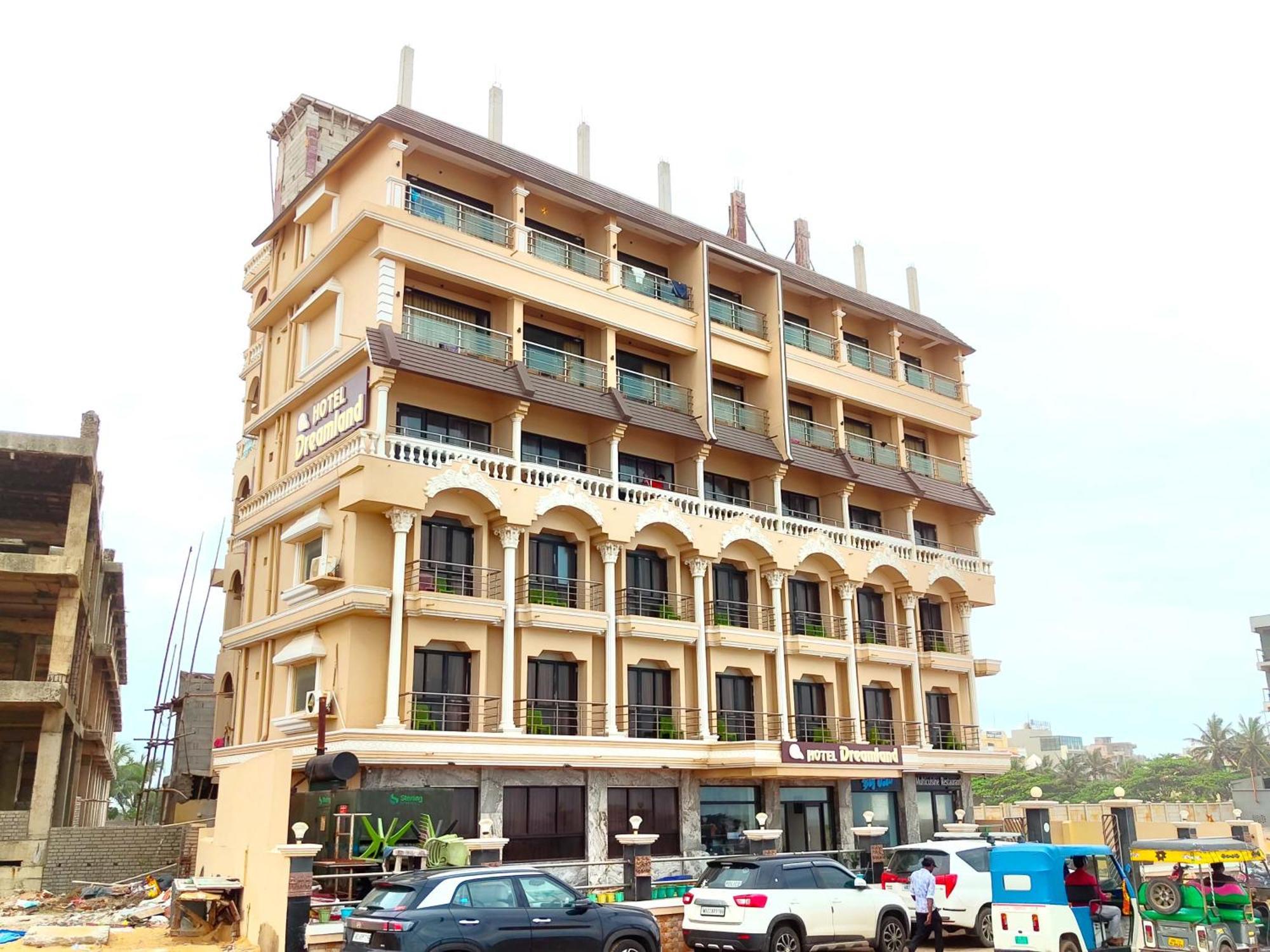 Sea View Dreamland Near Jagannath Temple - Lift-wifi-parking And Restaurant Facilities - Sea Facing With Attached Balcony - Rated Luxuary In Puri