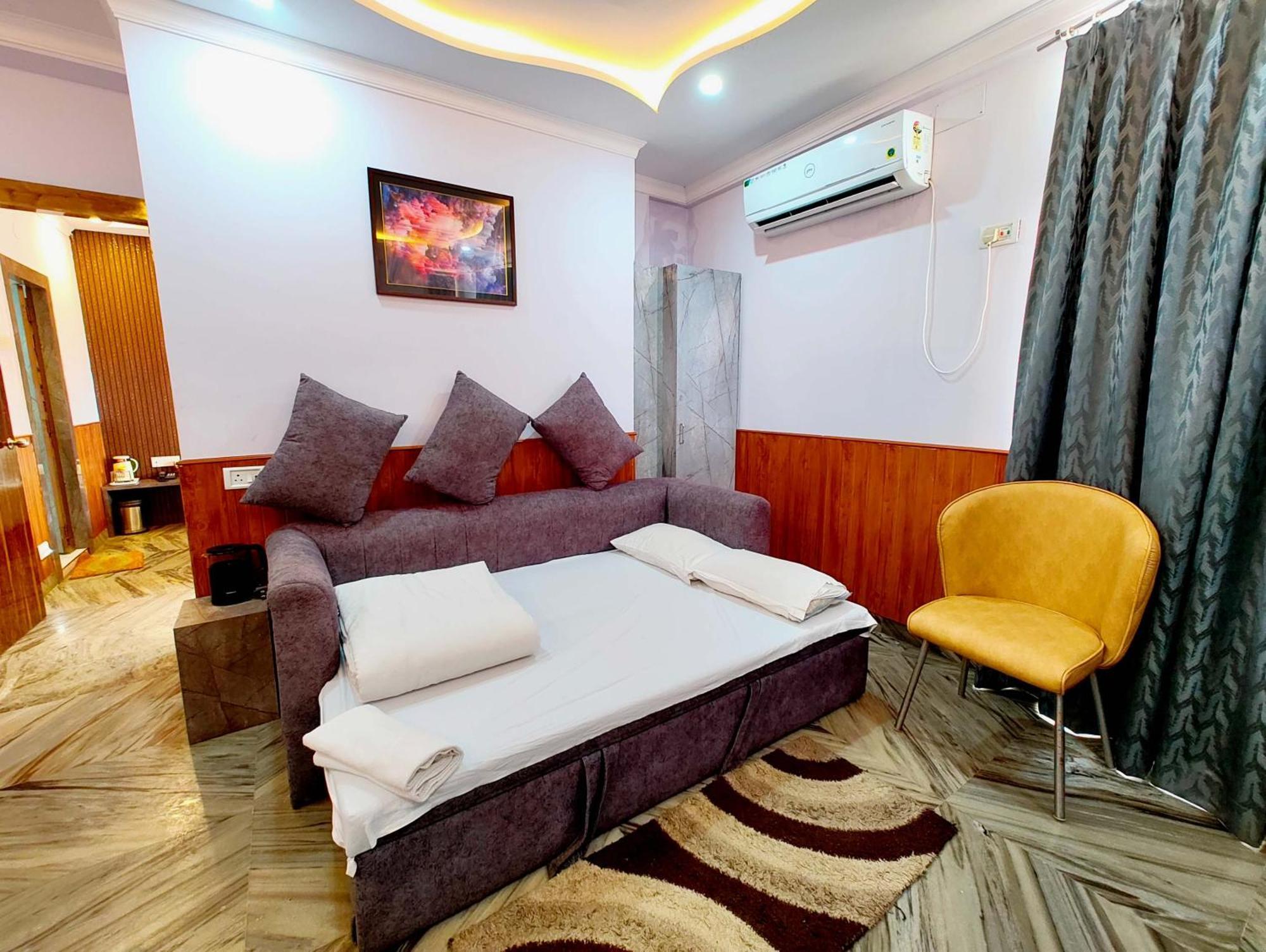 Sea View Dreamland Near Jagannath Temple - Lift-wifi-parking And Restaurant Facilities - Sea Facing With Attached Balcony - Rated Luxuary In Hotel Puri