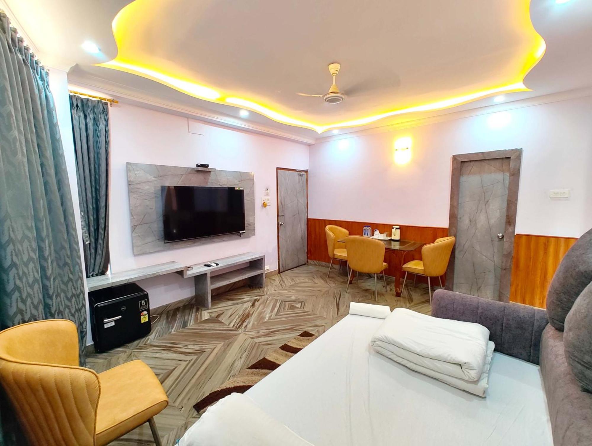 Hotel Sea View Dreamland Near Jagannath Temple - Lift-wifi-parking And Restaurant Facilities - Sea Facing With Attached Balcony - Rated Luxuary In 4*