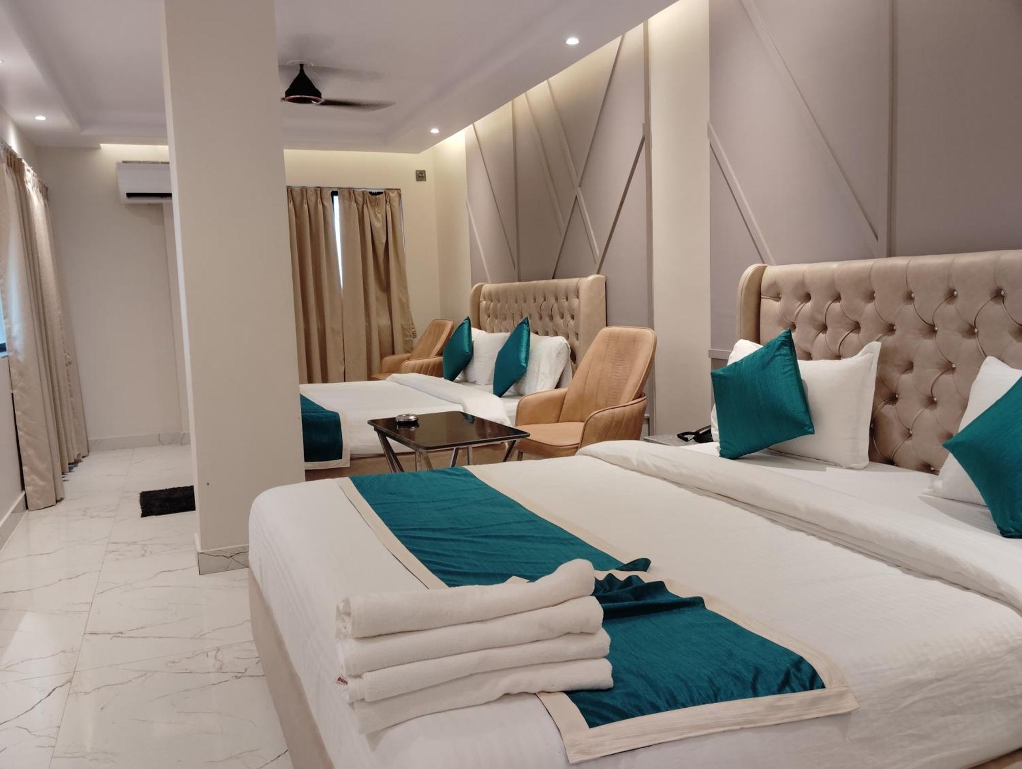 Sea View Dreamland Near Jagannath Temple - Lift-wifi-parking And Restaurant Facilities - Sea Facing With Attached Balcony - Rated Luxuary In Hotel