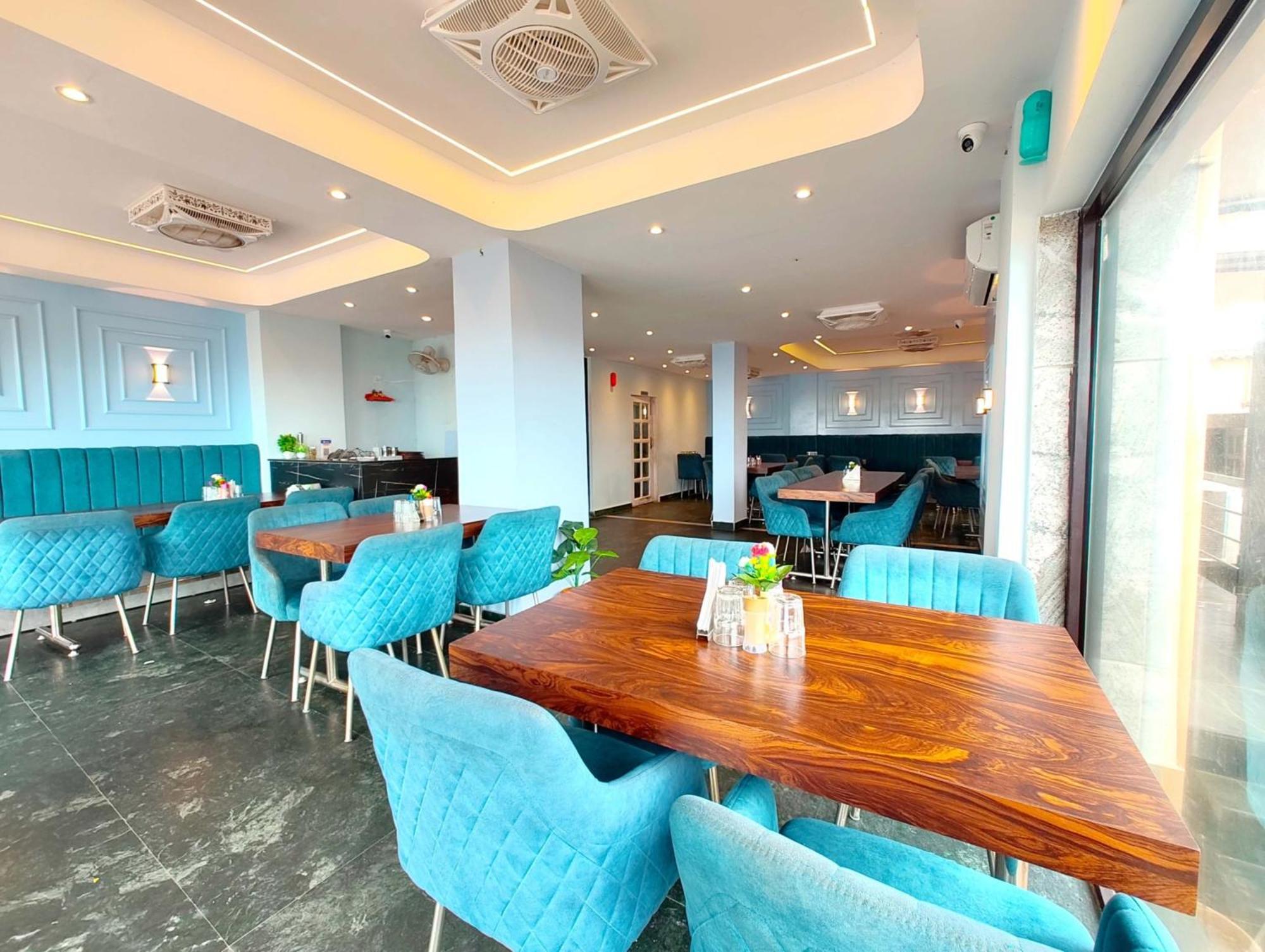 Sea View Dreamland Near Jagannath Temple - Lift-wifi-parking And Restaurant Facilities - Sea Facing With Attached Balcony - Rated Luxuary In Hotel Puri
