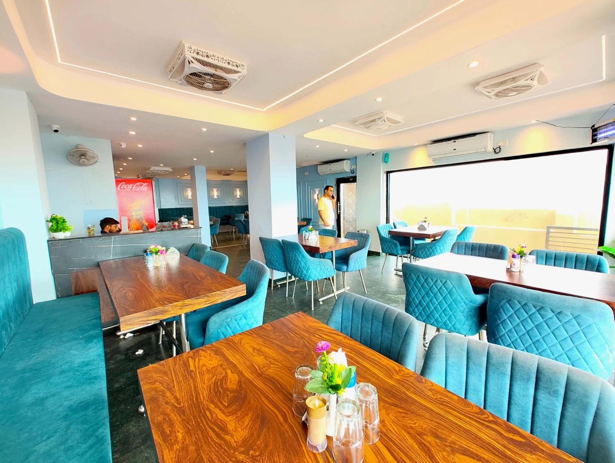 Sea View Dreamland Near Jagannath Temple - Lift-wifi-parking And Restaurant Facilities - Sea Facing With Attached Balcony - Rated Luxuary In Hotel